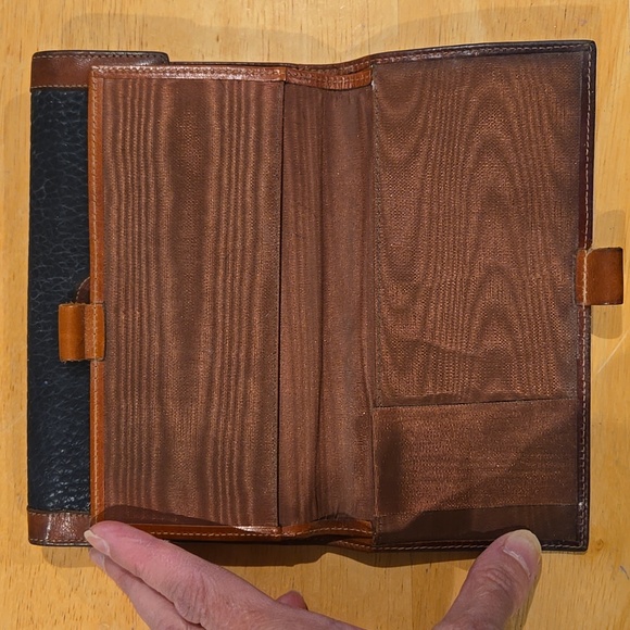 Vintage Dooney and Bourke Black and Brown Leather Wallet - Picture 5 of 7